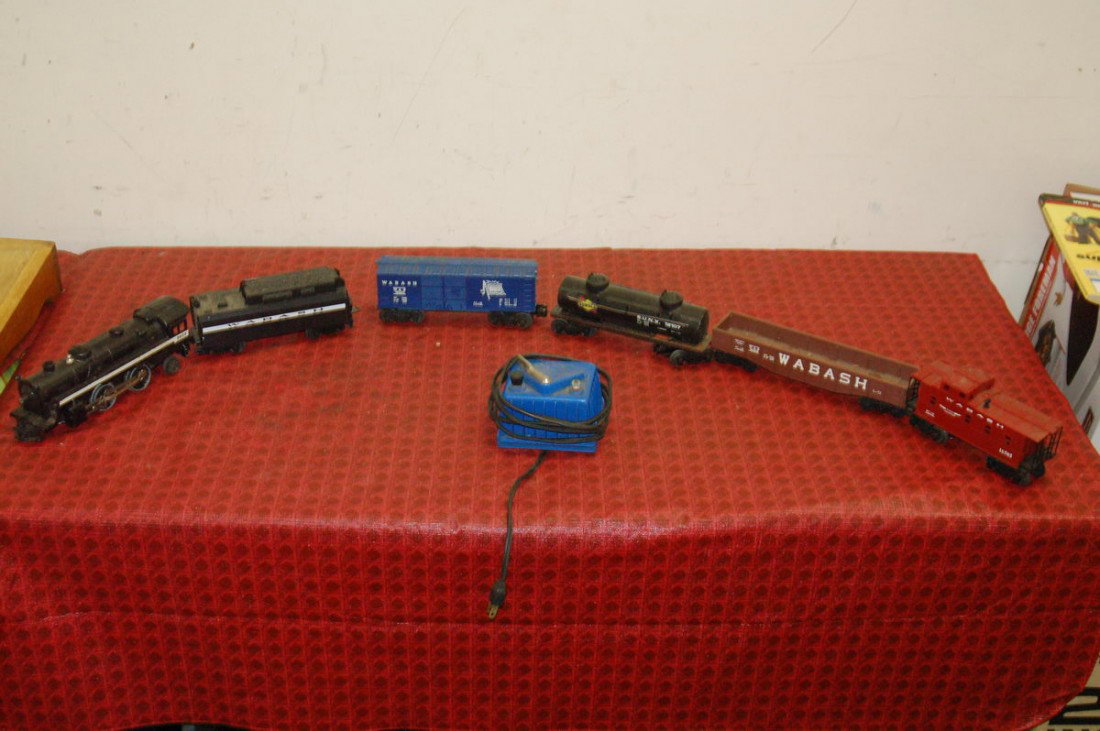 6 PIECE LIONEL TRAIN SET - COMPLETE & MINT: 6 PIECE LIONEL TRAIN SET - COMPLETE & MINT