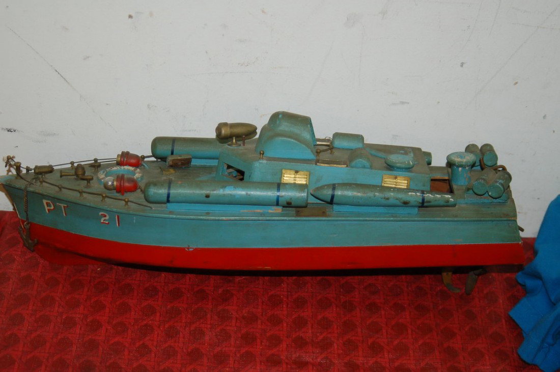 TOY BOAT: TOY BOAT