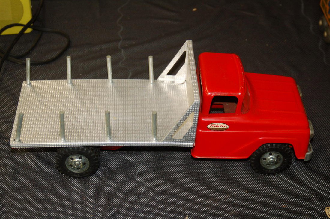 TONKA TOYS FLAT BED TRUCK: TONKA TOYS FLAT BED TRUCK