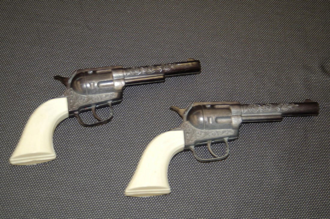 2 TOY PONY BOY CAP GUNS: 2 TOY PONY BOY CAP GUNS