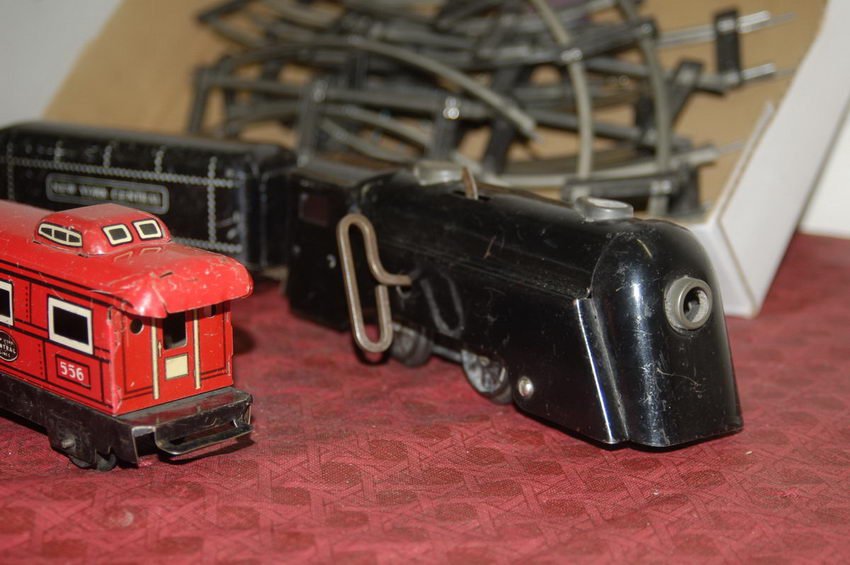 KEY WIND TRAIN SET - 3