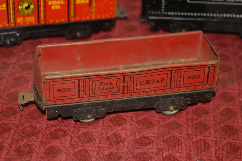 KEY WIND TRAIN SET - 8