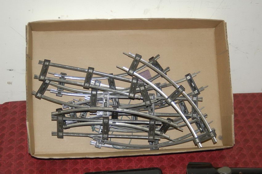 KEY WIND TRAIN SET - 9