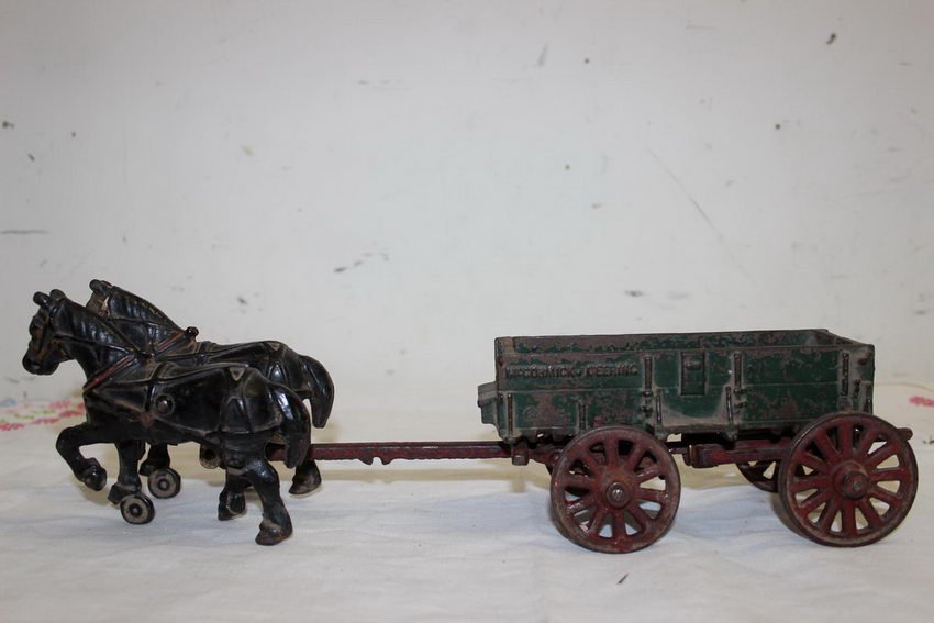 FANTASTIC ARCADE CAST IRON HORSE MCCORMICK DEERING: FANTASTIC ARCADE CAST IRON HORSE MCCORMICK DEERING HORSE & WAGON 15"