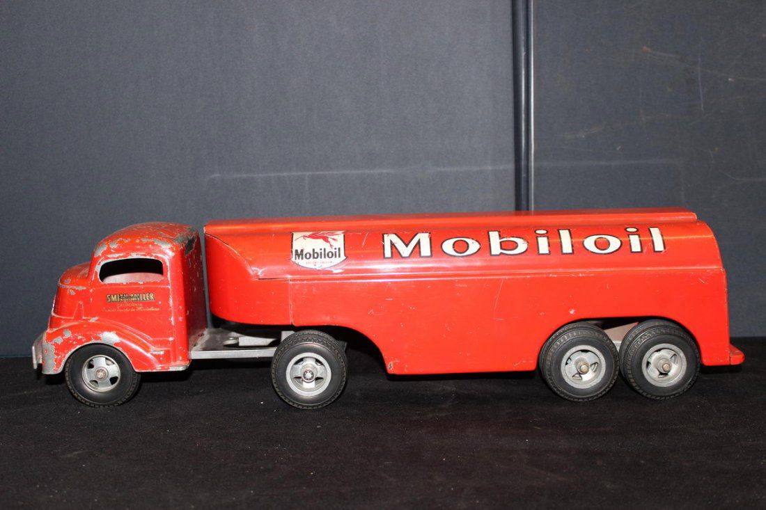 MOBIL GAS TOY TRUCK: MOBIL GAS TOY TRUCK