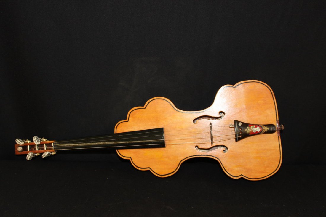 LITHUANIA VIOLIN HAND MADE BY ARTIST MATTHEW ORANTE: LITHUANIA VIOLIN HAND MADE BY ARTIST MATTHEW ORANTE 26"