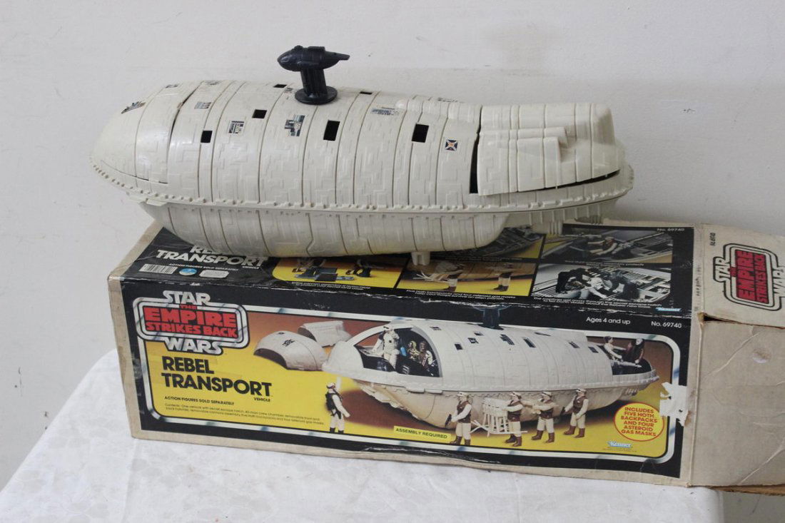 1982 THE EMPIRE STRIKES BACK REBEL TRANSPORT VEHIC: 1982 THE EMPIRE STRIKES BACK REBEL TRANSPORT VEHICLE IN GOOD SHAPE IN ORIGINAL BOX