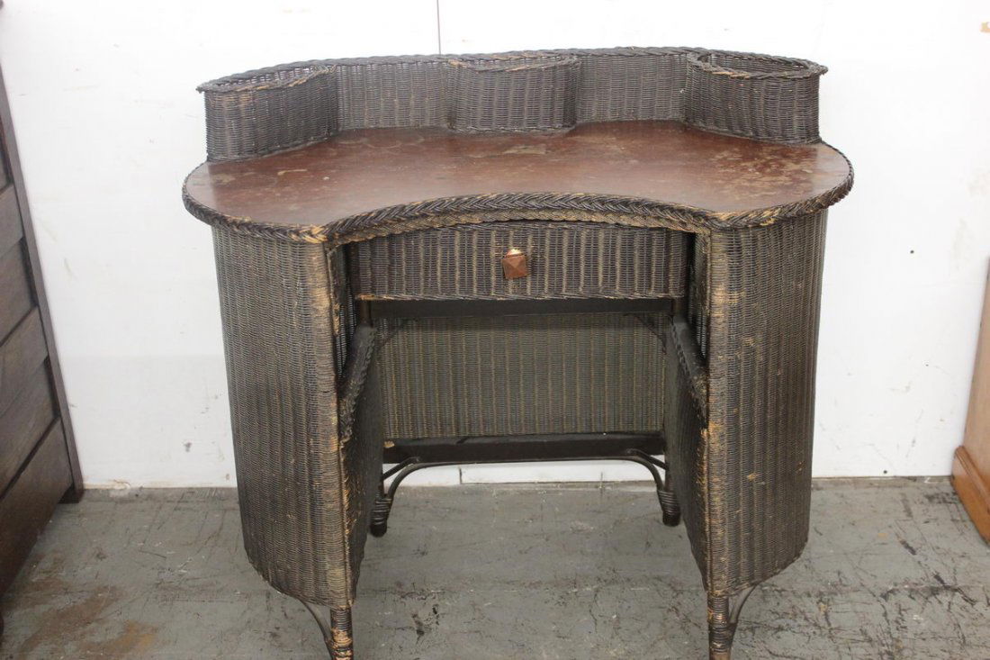 15 Kidney Shaped Wicker Desk Chair W Pickets By Llo