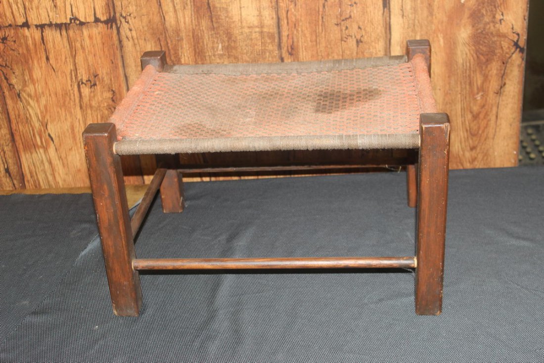 MISSION FOOTSTOOL: MISSION FOOTSTOOL