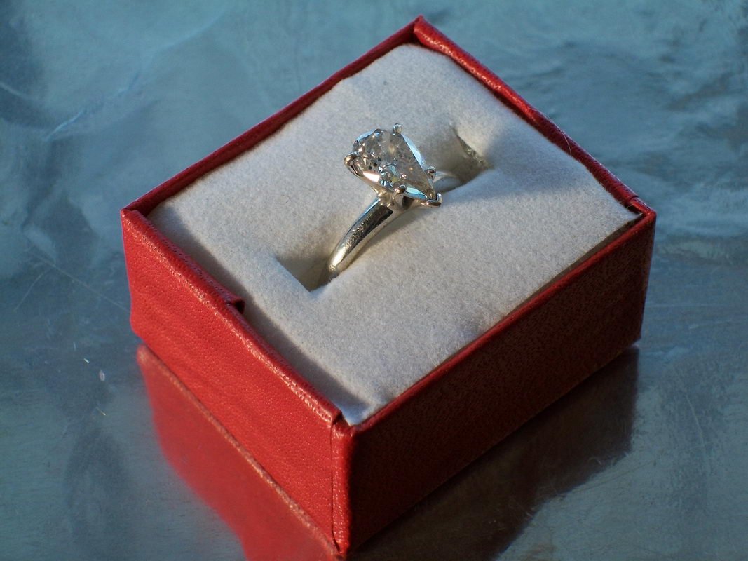 GREAT 1.45 CARAT PEAR-SHAPED DIAMOND SOLITAIRE IN : GREAT 1.45 CARAT PEAR-SHAPED DIAMOND SOLITAIRE IN 14 K SETTING
