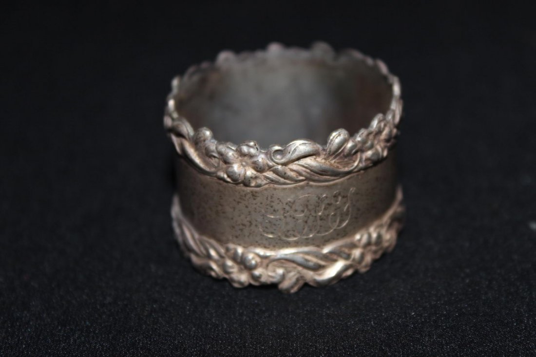STERLING NAPKIN RING 1 TROY OZ: STERLING NAPKIN RING 1 TROY OZ