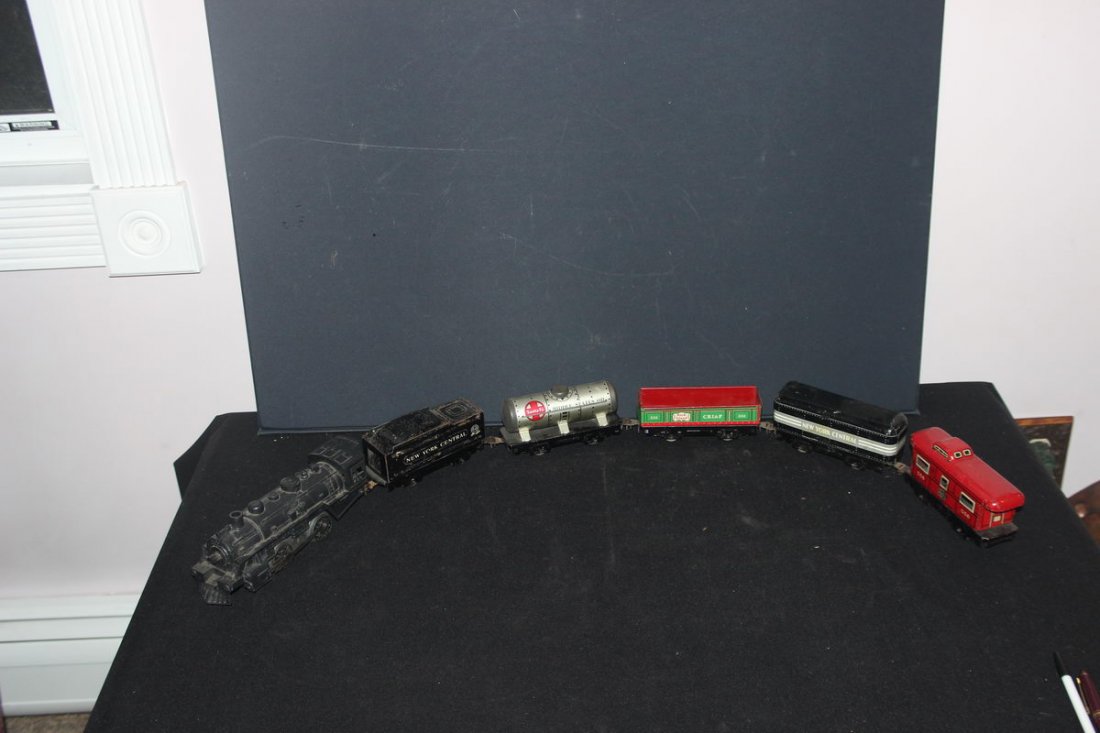 6 PIECE NEW YORK CITY TRAIN SET: 6 PIECE NEW YORK CITY TRAIN SET