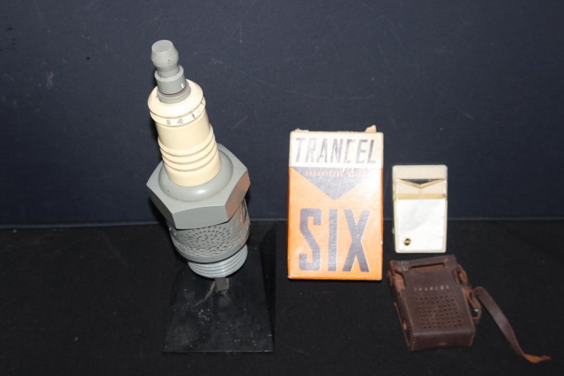 CHAMPION SPARK PLUG RADIO IN 1960S TRANSISTOR GOOD COND: CHAMPION SPARK PLUG RADIO IN 1960S TRANSISTOR GOOD CONDITION