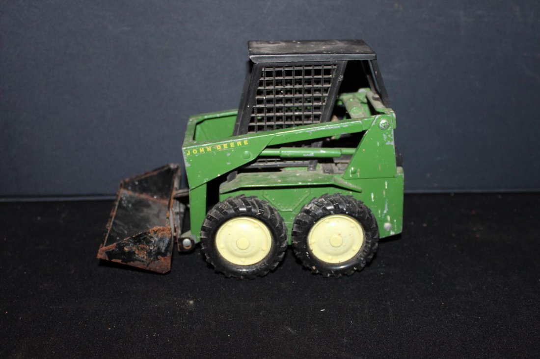 JOHN DEERE BUCKET LOADER: JOHN DEERE BUCKET LOADER