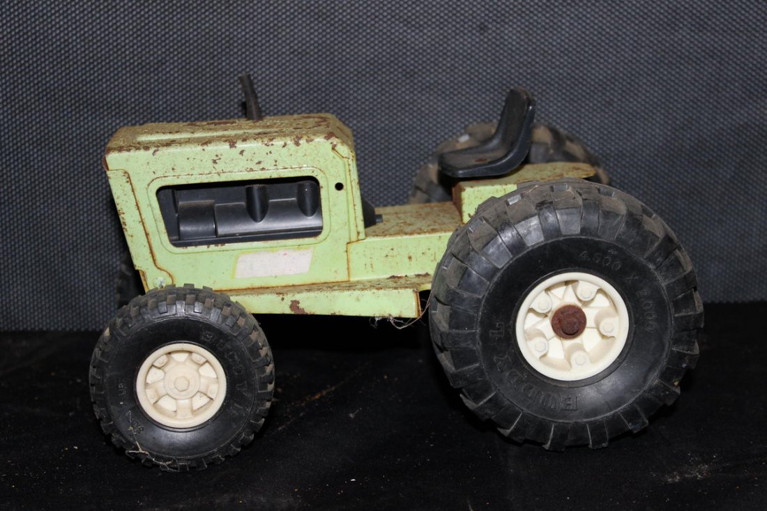 BUDDY L TRACTOR - NO DENTS NEEDS PAINT: BUDDY L TRACTOR - NO DENTS NEEDS PAINT