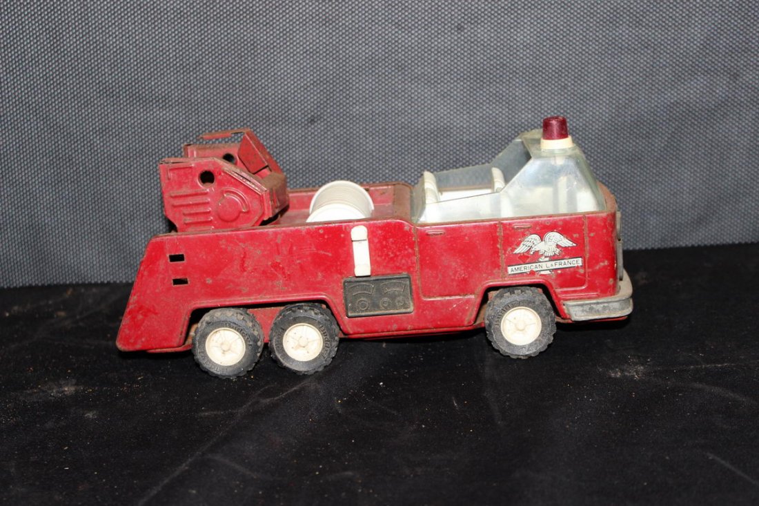 BUDDY L FIRETRUCK NEED SOME PAINT - DENT FREE 11": BUDDY L FIRETRUCK NEED SOME PAINT - DENT FREE 11"