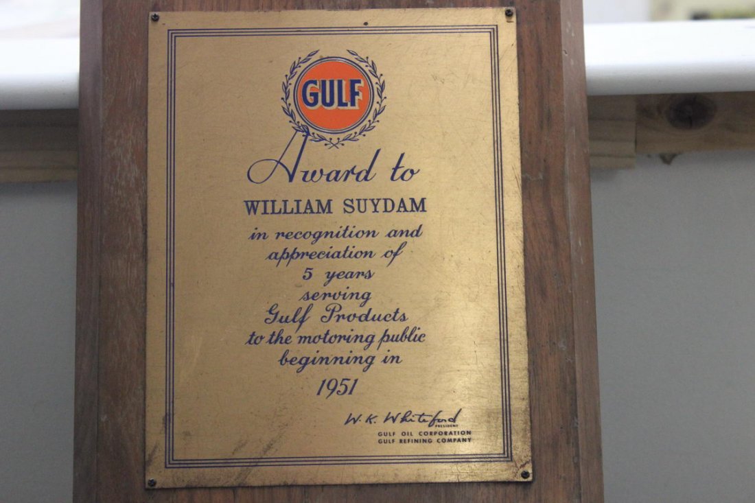 1951 GULF APPRECIATION PLAQUE 14 X 10 - 2