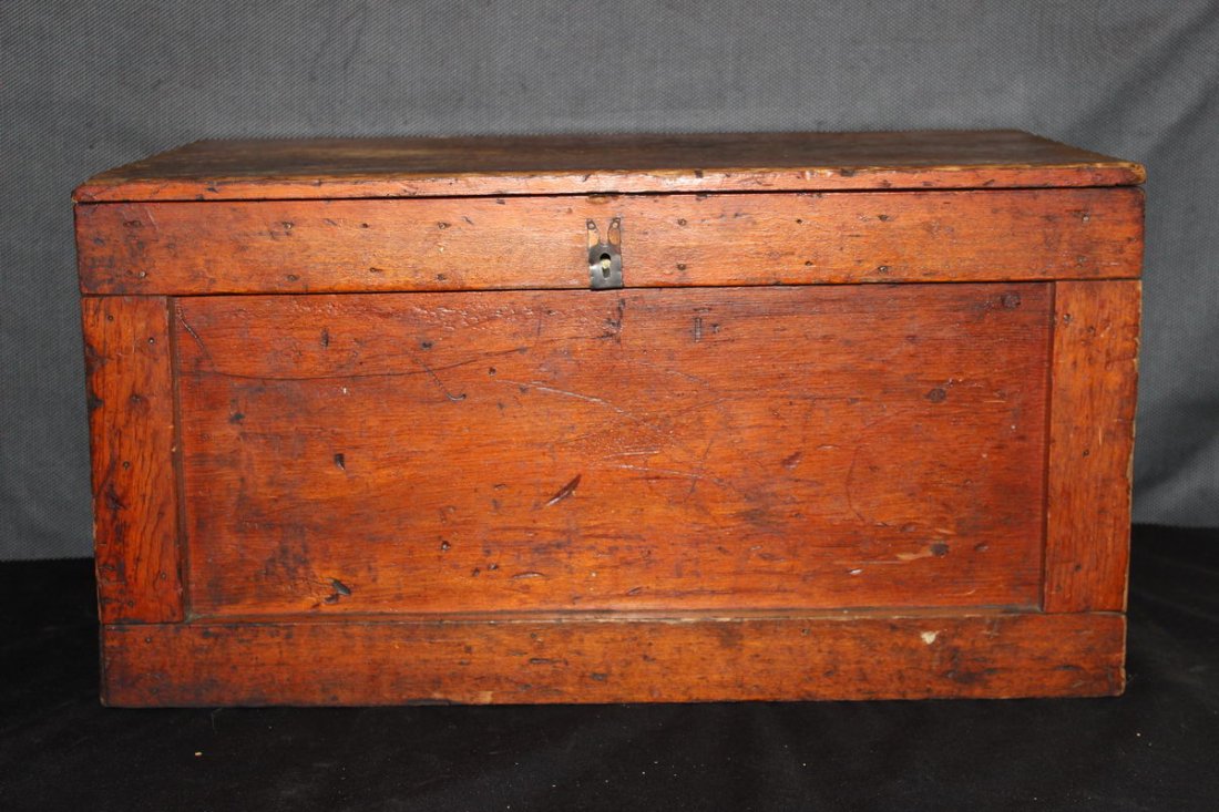 SMALL CARPENTERS WOODEN TOOLBOX WITH TRAY - 23 X 12 X: SMALL CARPENTERS WOODEN TOOLBOX WITH TRAY - 23 X 12 X 14"