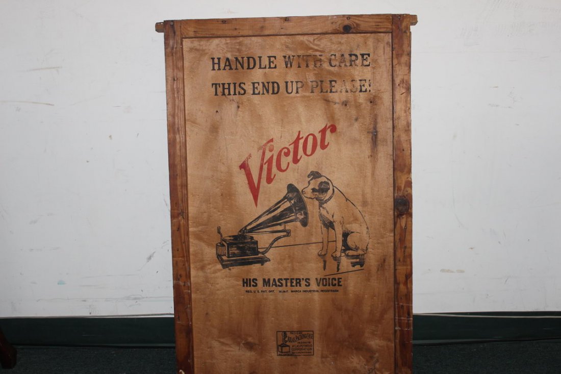 WOODEN CRATE COVER FOR VICTOR TALKING MACHINE SHIPMENT: WOODEN CRATE COVER FOR VICTOR TALKING MACHINE SHIPMENT BOX - 39 X 24