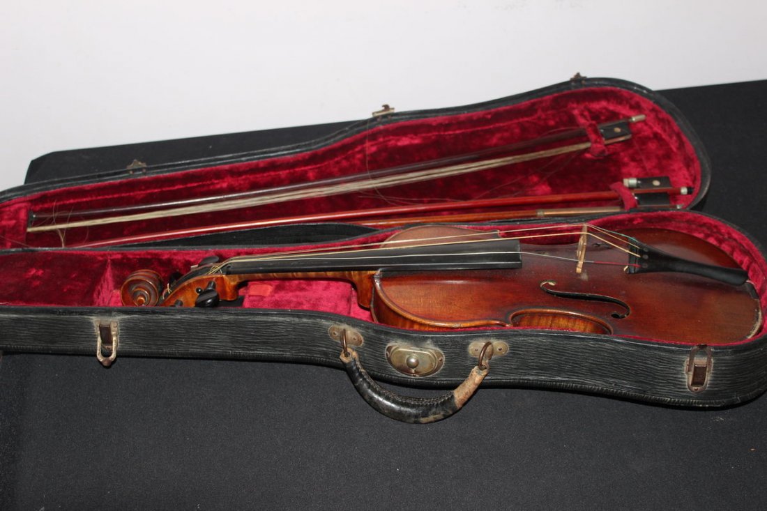 JOSEPH GUARNERIUS CREMONAE 1720 COPY - LABEL INSIDE: JOSEPH GUARNERIUS CREMONAE 1720 COPY - LABEL INSIDE VIOLIN