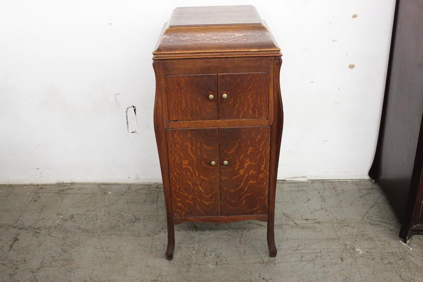 OAK VICTOR VICTROLA WORKS PERFECT NEAR MINT 42 X 19 X: OAK VICTOR VICTROLA WORKS PERFECT NEAR MINT 42 X 19 X 21