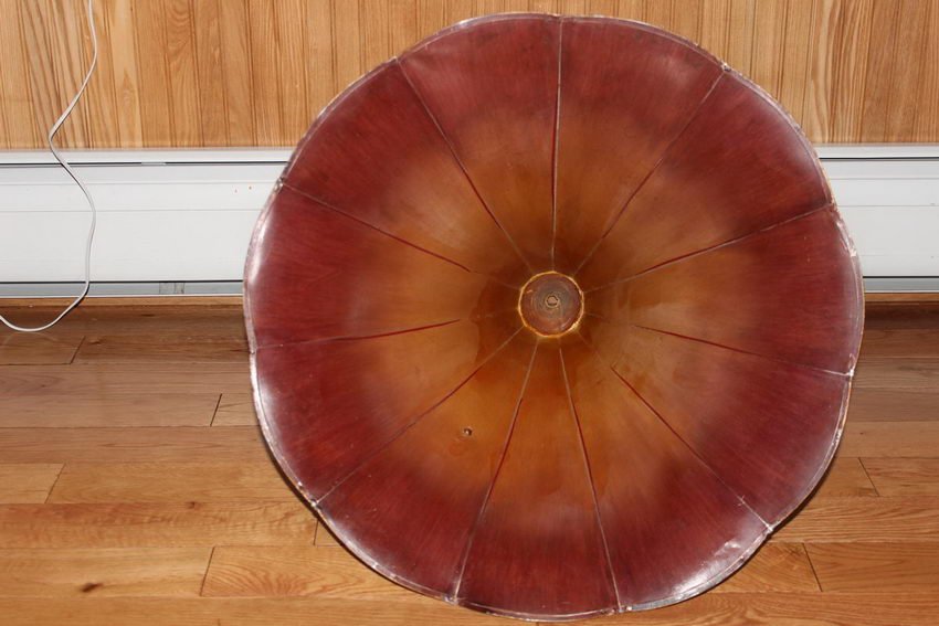 RARE PAPIER-MACHE EDISON MORNING GLORY HORN FULL-SIZE -: RARE PAPIER-MACHE EDISON MORNING GLORY HORN FULL-SIZE - MINOR RIM DAMAGE REPAIRABLE