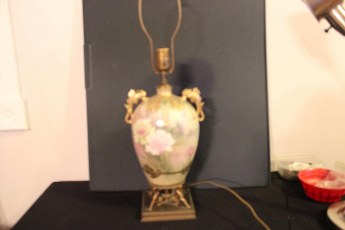 GREAT ORIENTAL PORCELAIN LAMP IN MINT CONDITION LOOKS: GREAT ORIENTAL PORCELAIN LAMP IN MINT CONDITION LOOKS NIPPON 27" TALL 8" WIDE