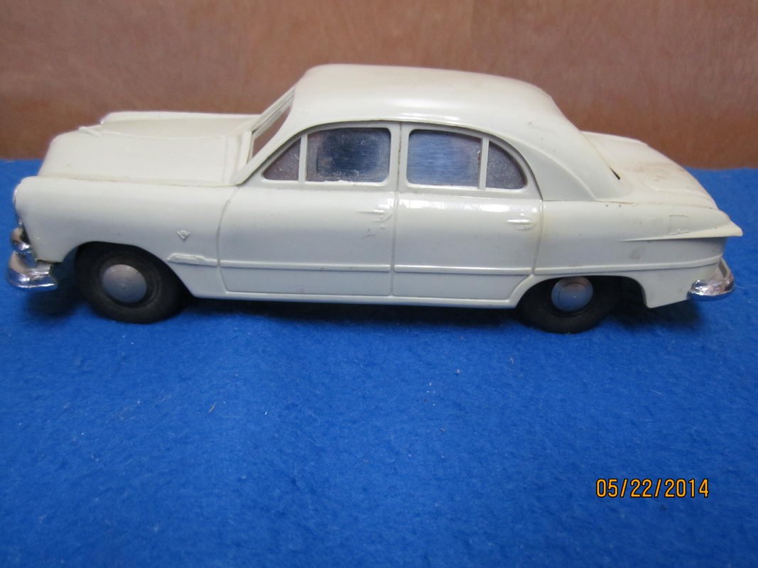 NICE EARLY WIND OF CAR - WORKS AND HAS THE KEY UNSIGNED: NICE EARLY WIND OF CAR - WORKS AND HAS THE KEY UNSIGNED MOST LIKELY GERMAN - BODY EXCELLENT