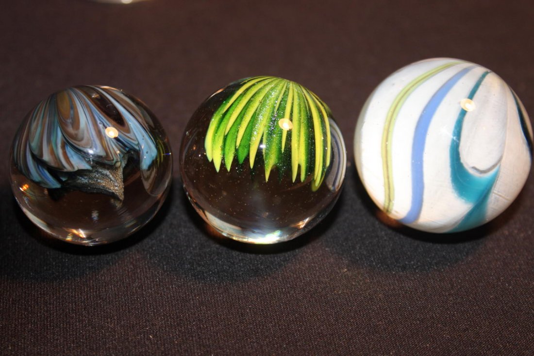 3 CONTEMPORARY MAN-MADE GLASS MARBLES MINT CONDITION: 3 CONTEMPORARY MAN-MADE GLASS MARBLES MINT CONDITION 1.58 - 1.5 - 1.43