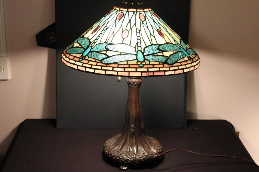 HIGH QUALITY COPY OF TIFFANY DRAGONFLY HANDMADE &: HIGH QUALITY COPY OF TIFFANY DRAGONFLY HANDMADE & BEAUTIFUL - ORNATE METAL BASE 27 TALL - BASE 10" - 20" SHADE