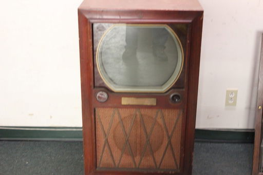 Another 1950s Old Tv Set In Good Condition Emerson Sep 21 2014 Carden Family Auction Service In Ny