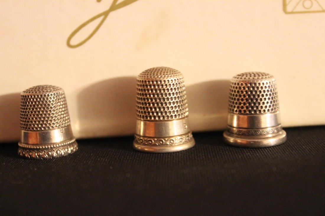 ANTIQUE STERLING SILVER THIMBLES MINT: ANTIQUE STERLING SILVER THIMBLES MINT