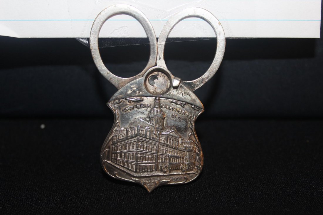 ANTIQUE CIGAR CUTTER CIRCA 1905 - SHOWS CITY HALL: ANTIQUE CIGAR CUTTER CIRCA 1905 - SHOWS CITY HALL BALTIMORE MD. - SCISSOR STYLE CUTTER
