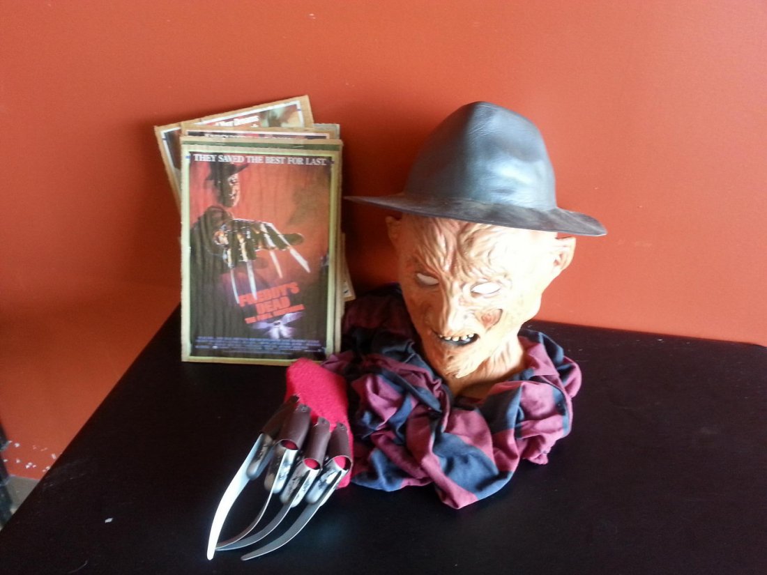 DAN POST NEW LINE CINEMA 1984 MASK THIRD STREET: DAN POST NEW LINE CINEMA 1984 MASK THIRD STREET PRODUCTIONS W/ ORIGINAL HAT W/ CLAW POSTER ART
