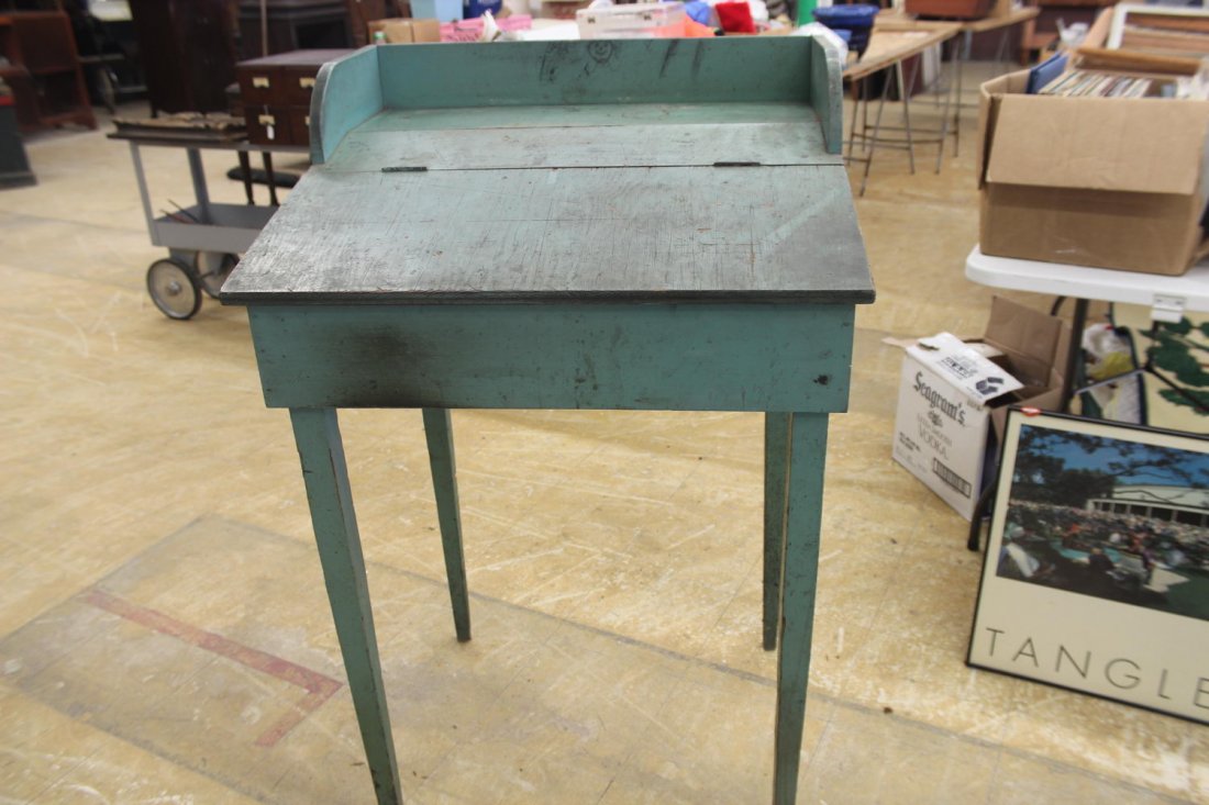 EARLY LIFT TOP STOREKEEPERS DESK 48 X 30 X 29: EARLY LIFT TOP STOREKEEPERS DESK 48 X 30 X 29