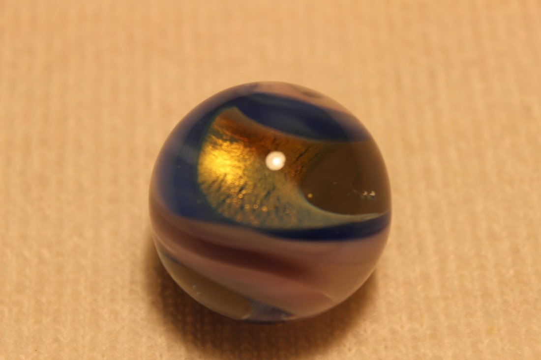 BEAUTIFUL MAN-MADE LUTZ LARGE MARBLE MINT: BEAUTIFUL MAN-MADE LUTZ LARGE MARBLE MINT