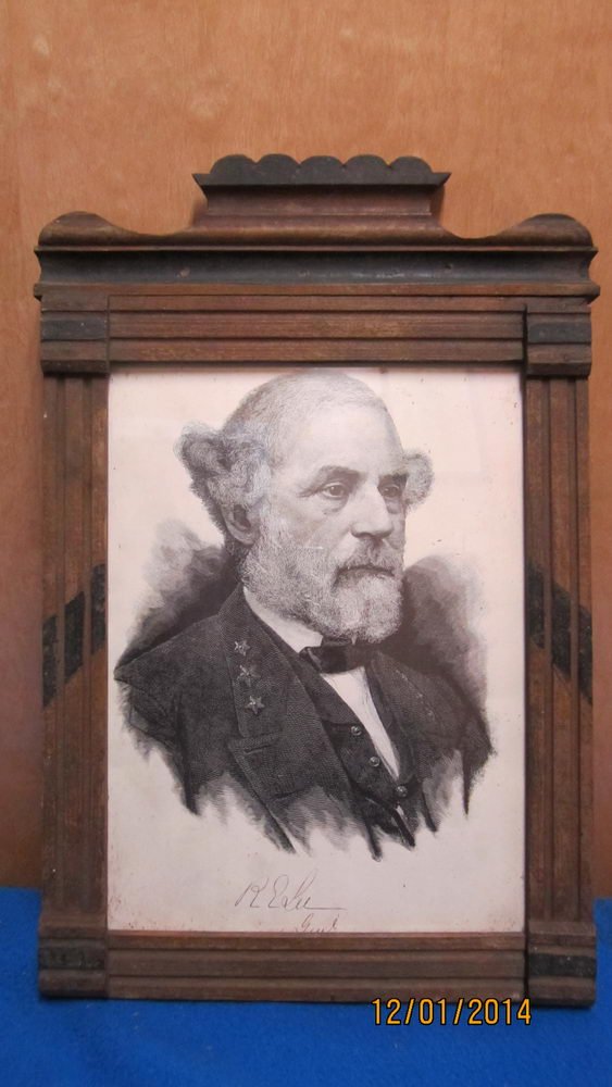 ROBERT E LEE IN A VINTAGE CIVIL WAR FRAME 11 X 17: ROBERT E LEE IN A VINTAGE CIVIL WAR FRAME 11 X 17 EXCELLENT CONDITION