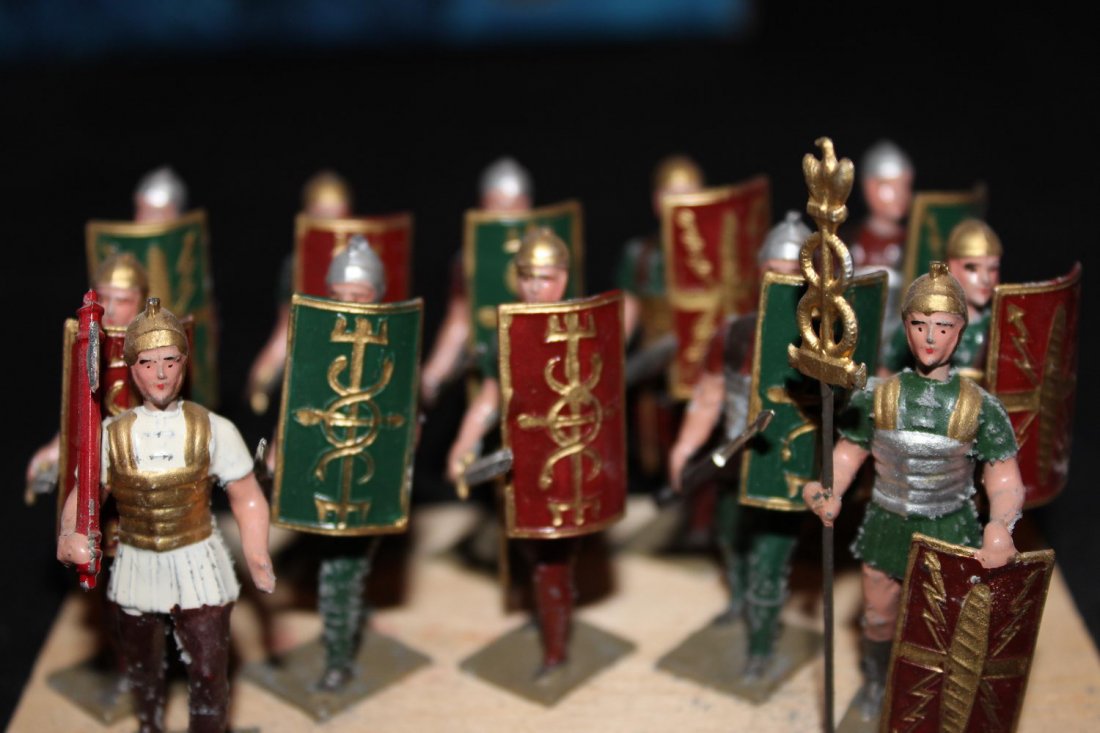 12 ROMAN LEGION WARRIORS W/ FULL ARMOR MINT 2": 12 ROMAN LEGION WARRIORS W/ FULL ARMOR MINT 2"