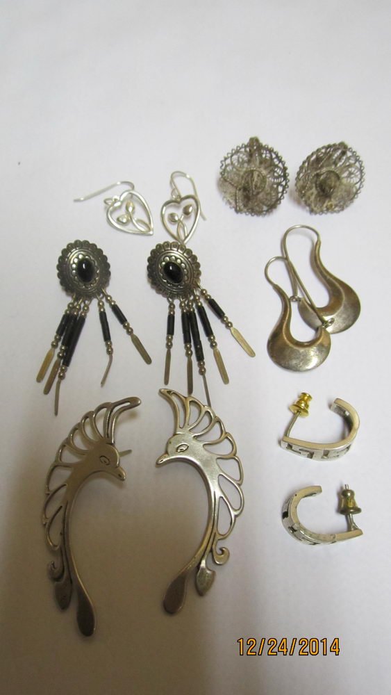 6 NICE PAIRS OF STERLING EARRINGS - SOLD ALL ONE WAY -: 6 NICE PAIRS OF STERLING EARRINGS - SOLD ALL ONE WAY - EXC. COND & STYLES