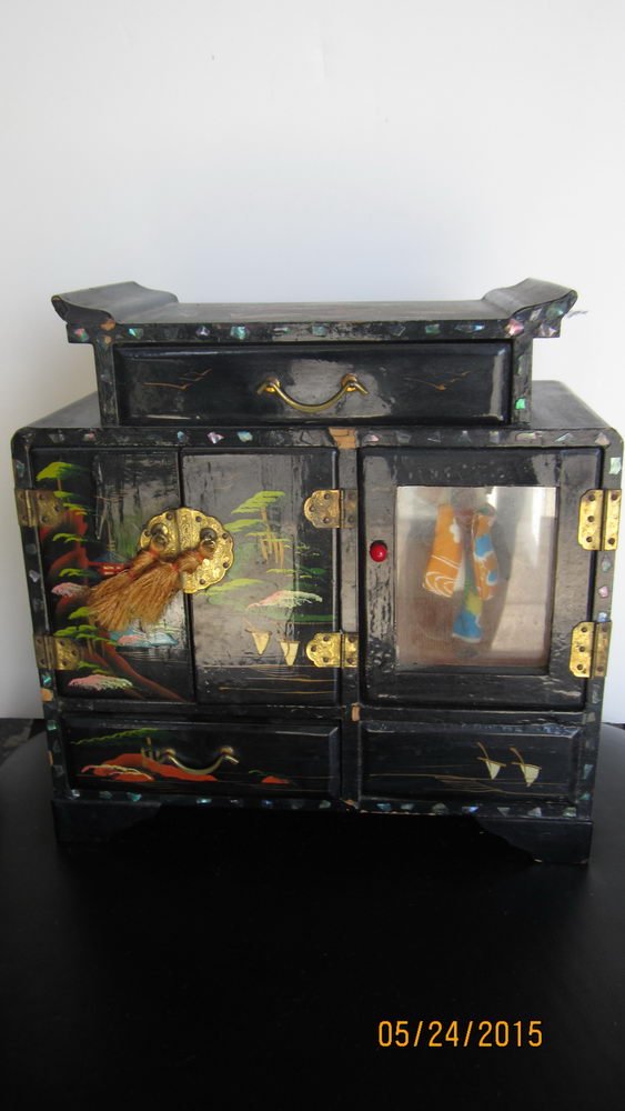 GREAT HAND PAINTED JEWELRY BOX WITH DANCING GIRL MUSIC (1 of 4)