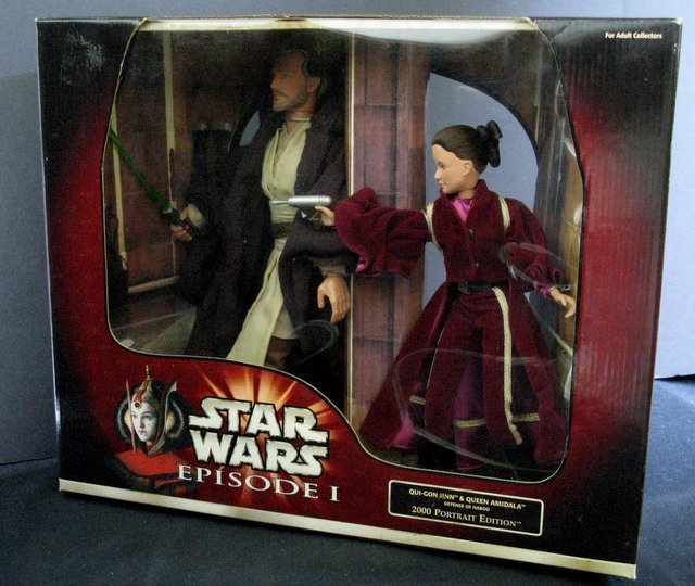 STAR WARS EPISODE I QUI-GON JINN & QUEEN AMIDALA DELUXE: STAR WARS EPISODE I QUI-GON JINN & QUEEN AMIDALA DELUXE DOUBLE PACK Hasbro, 2000. 12" figures, new and sealed.