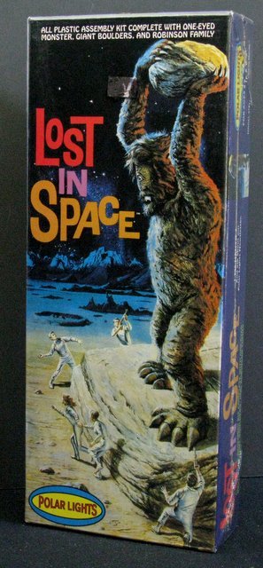CLASSIC LOST IN SPACE CYCLOPS & ROBINSONS PLASTIC MODEL (1 of 2)