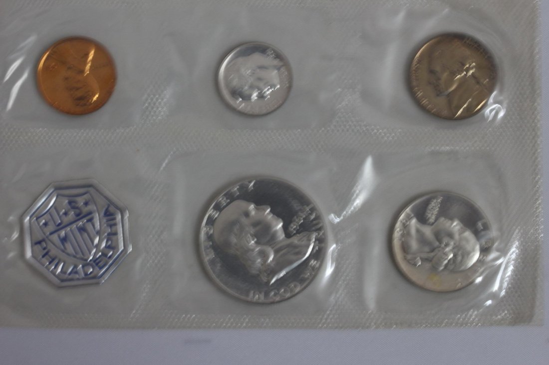 1961 US MINT SET - PHILADELPHIA MINT ORIGINAL SEALED (1 of 2)