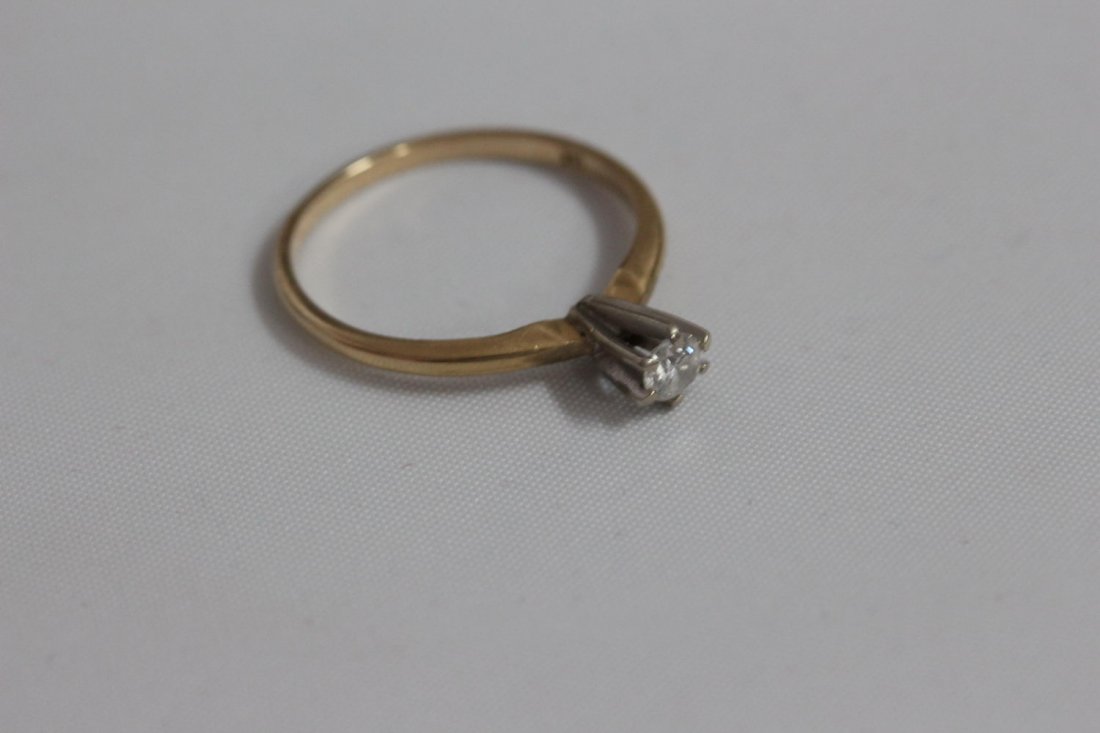 14 K DIAMOND RING FEATURES .15 PT. SOLITAIRE ROUND (1 of 3)