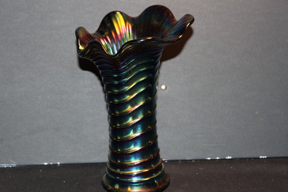 RIPPLE PATTERN CARNIVAL VASE SHINNY BLUE TO BRIGHT (1 of 3)