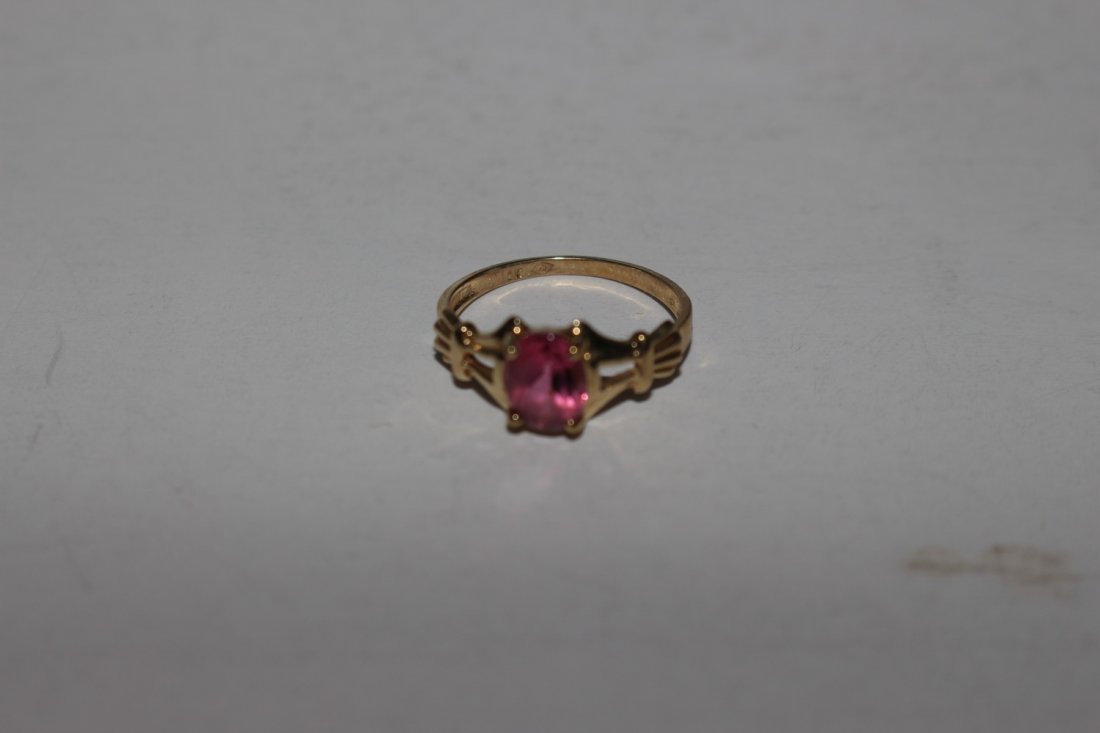 10K PINK SAPPHIRE RING FEAT. GENUINE OVAL PINK SAPPHIRE (1 of 3)