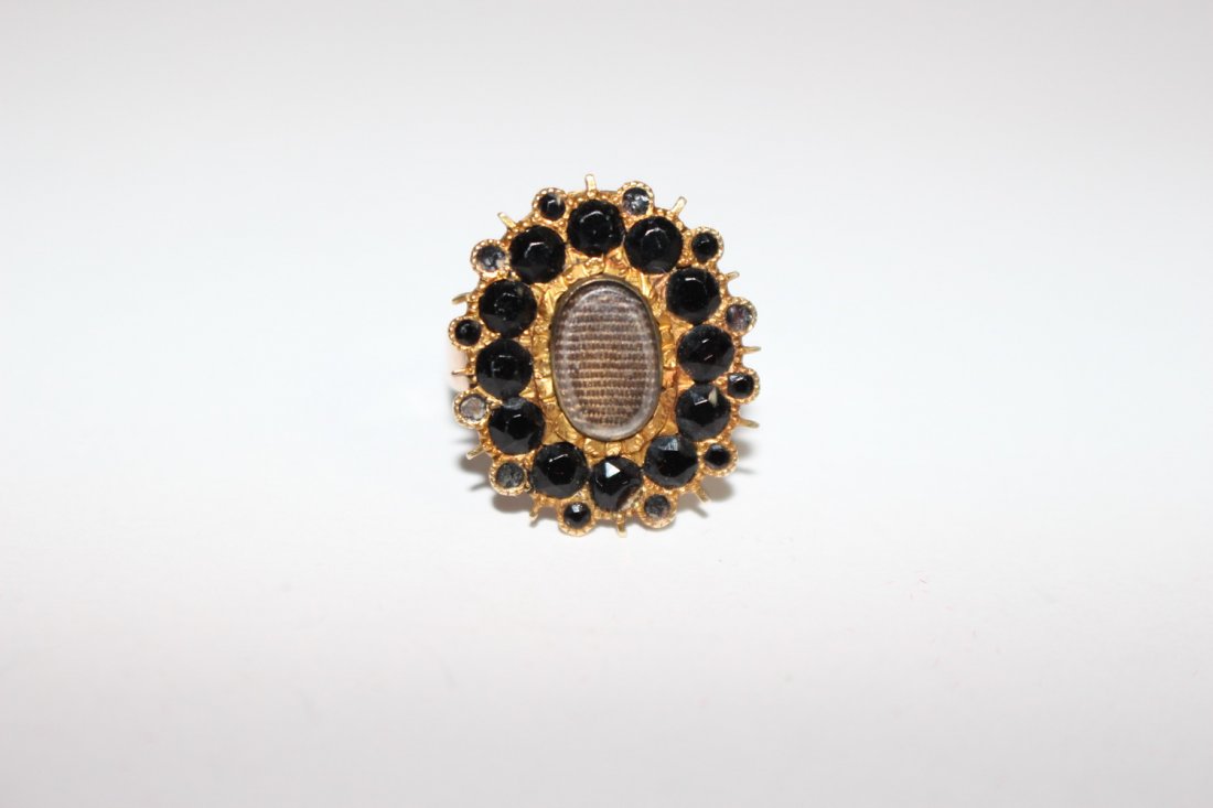 19TH CENTURY MOURNING RING FEAT. BLACK ONYX GEM STONES (1 of 4)