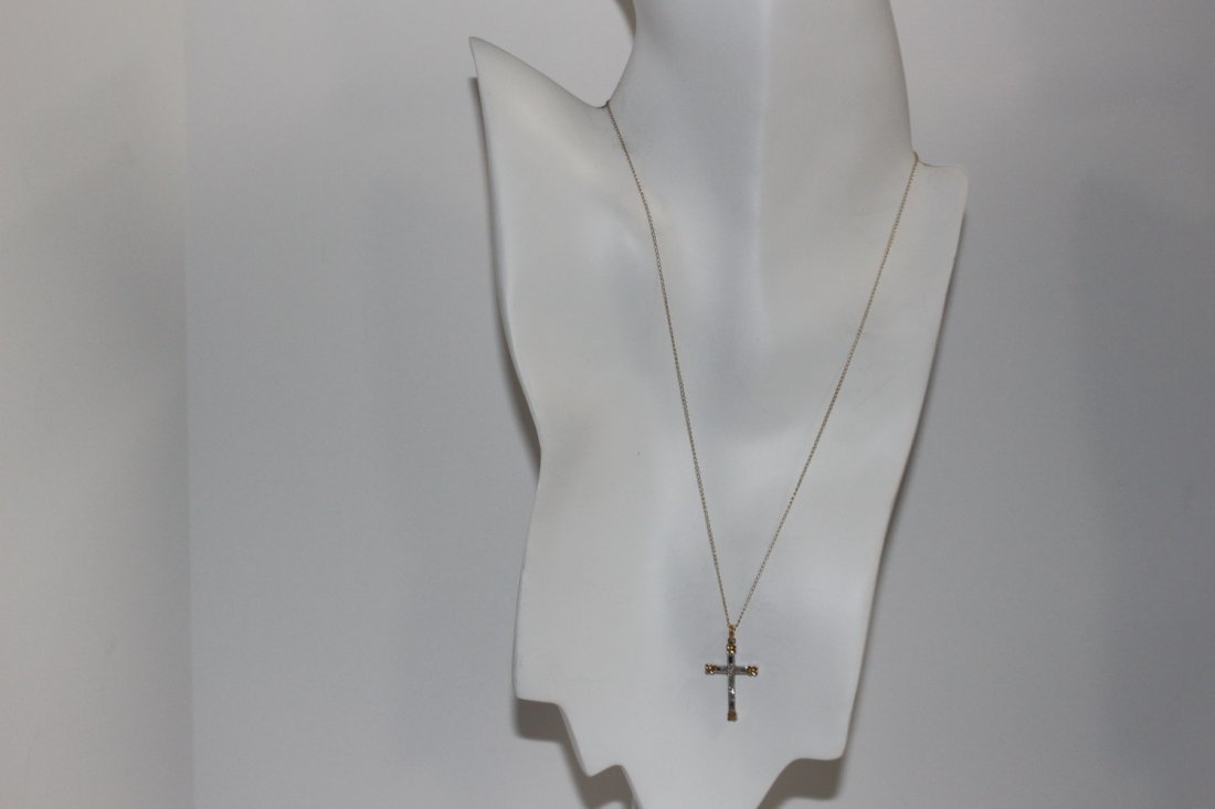 14K DIAMOND CROSS NECKLACE FEAT. 10 RD. GENUINE (1 of 3)
