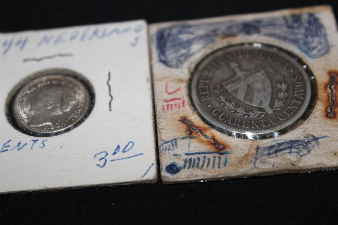 2 FOREIGN COINS 1944 NETHERLANDS - 1915 CUBA (1 of 5)