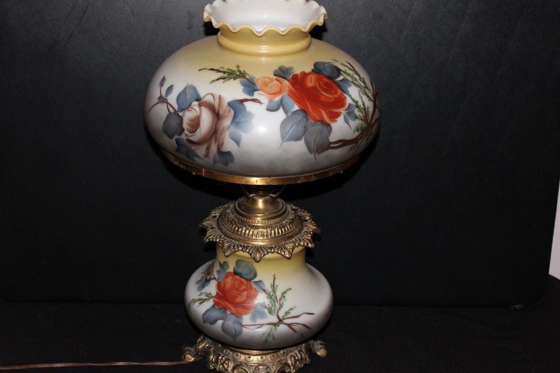 BEAUTIFUL HAND PAINTED TABLE LAMP IN EXC. COND. - NICE (1 of 4)